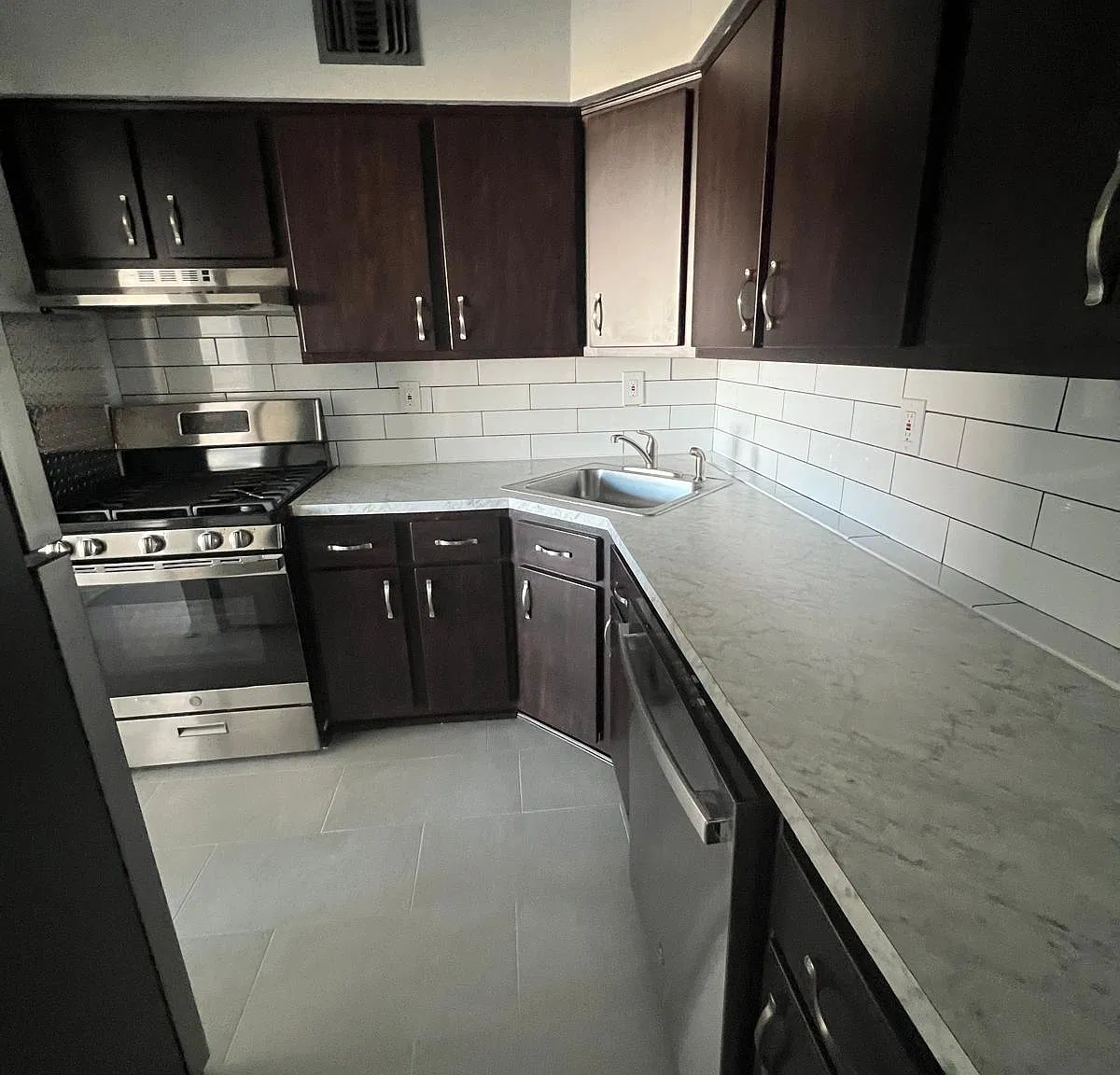 2 bed, 1.5 bath, 947 sqft, $2,800 — Photo 4