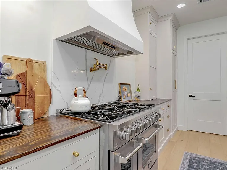 8850 Springwood Ct — Photo 23
