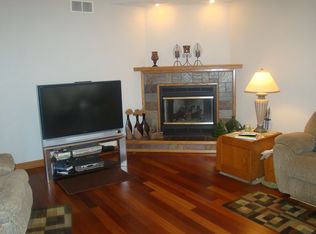 7104 W Ridge Ln, Cherry Valley, IL 61016