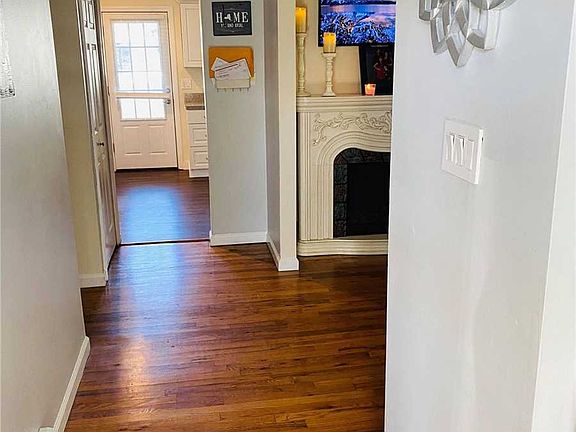 2nd image of 25 Hester Ln