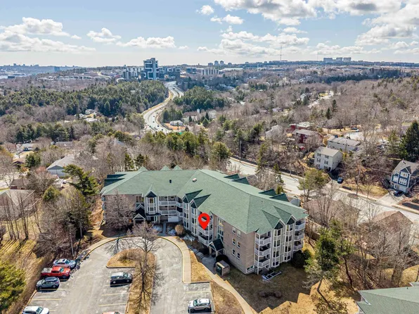 87 Kearney Lake Rd #307, Halifax, NS B3M 4H1