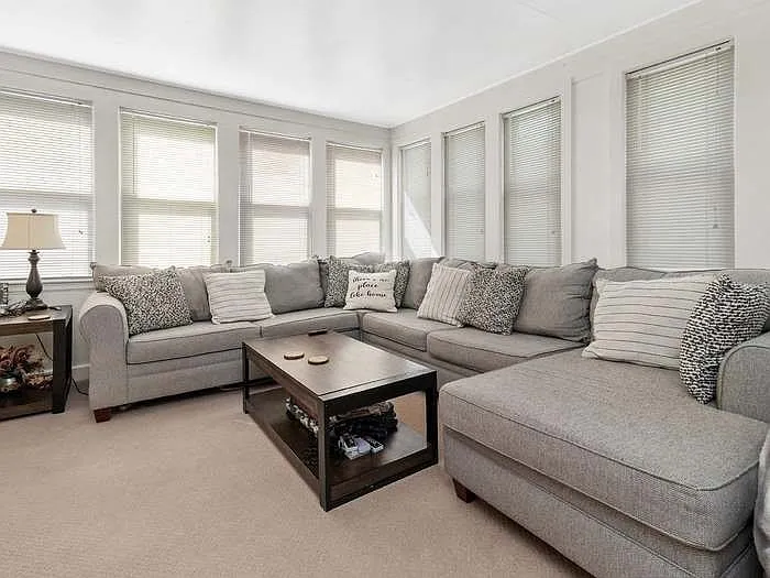 2 bed, 2000 sqft, $1,700 — Photo 2