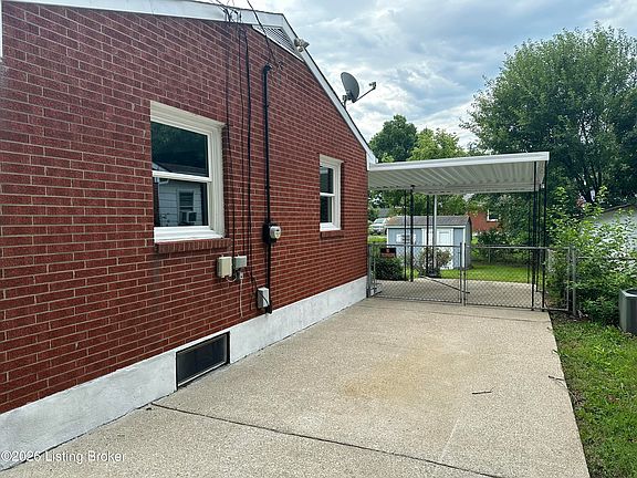 5th image of 1318 Lacona Ln