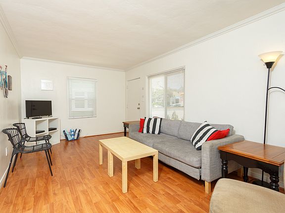 2nd image of 802-04 San Juan Pl