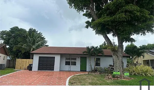 5 bed, 1406 sqft, $4,731 — Photo 2