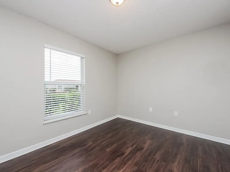 64 Bolton Ct — Photo 12