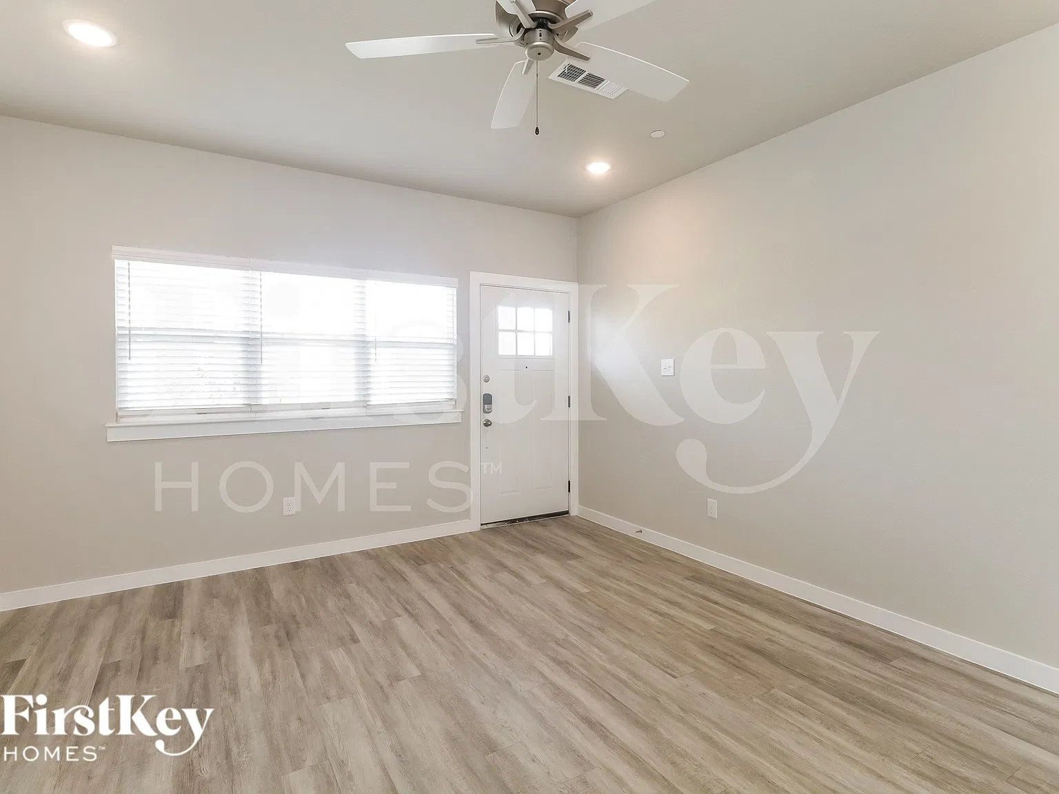 3 bed, 2.0 bath, 1528 sqft, $2,405 — Photo 3