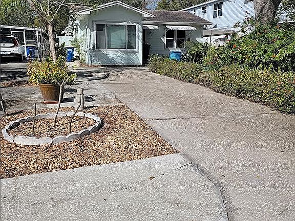 2nd image of 1328 Friend Ave