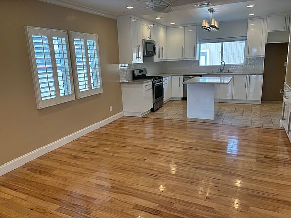 Dining Area off kitchen
