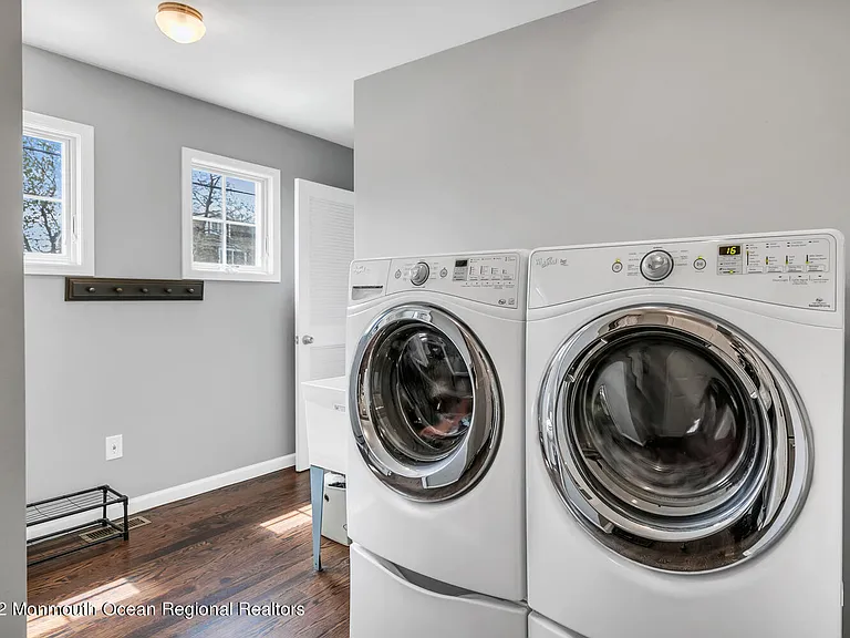 814 Pitney Dr — Photo 10