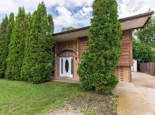 17 Blue Sage DRIVE, Moose Jaw, SK S6J 1A5