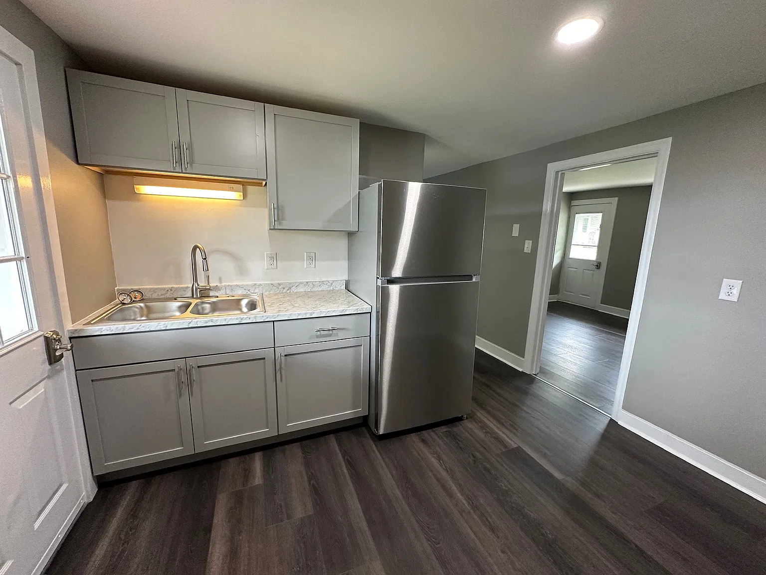 210 Hill St — Photo 3