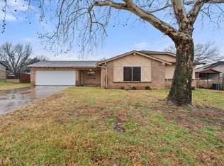 806 Ridgeway Rd, Joshua, TX 76058