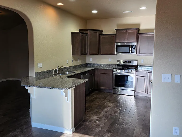 5608 Shamrock Hts — Photo 7