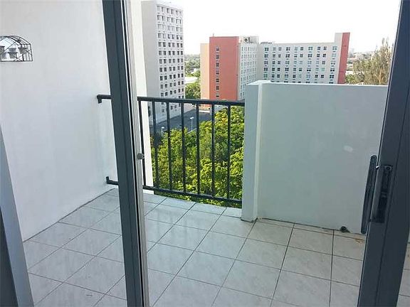 5th image of 2780 NE 183rd St APT 1909
