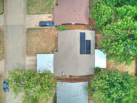 5th image of 210 E Cherry Ave