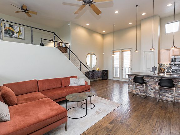 3rd image of 15221 N Clubgate Dr Unit 2017