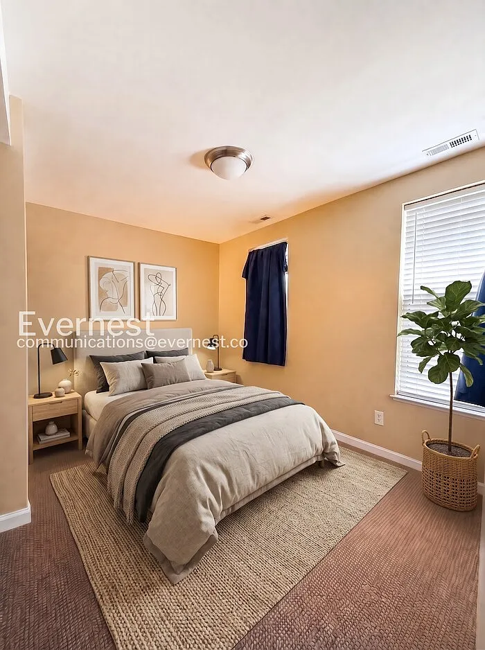 3 bed, 2.0 bath, 2500 sqft, $3,400 — Photo 2