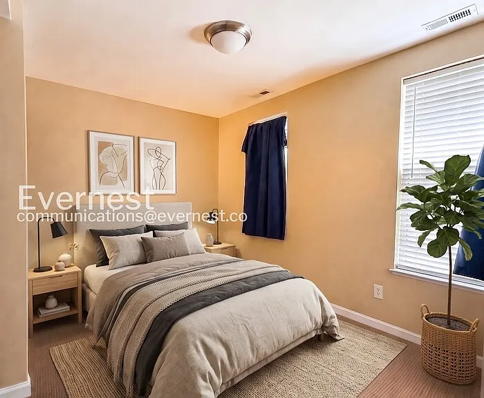 2234 W Palmer St — Photo 2