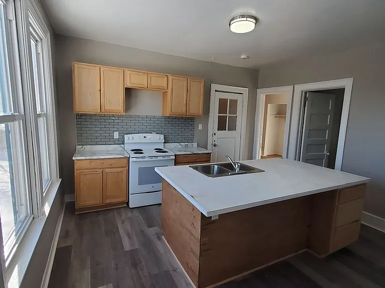 223-225 E Burleigh St. (Duplex)(Ace Property) — Photo 8
