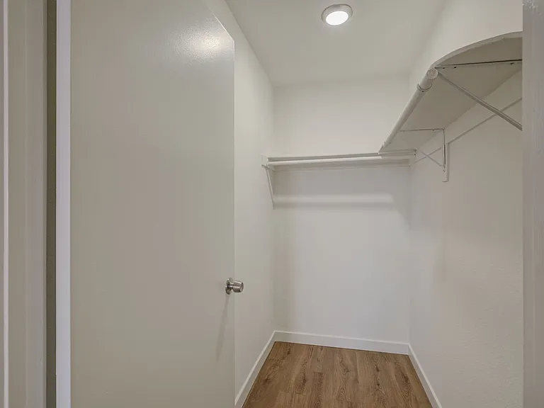 Hoover Street Residences — Photo 14