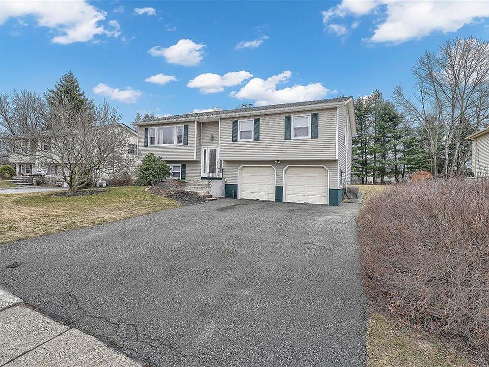 1st image of 42 Moulton Cir