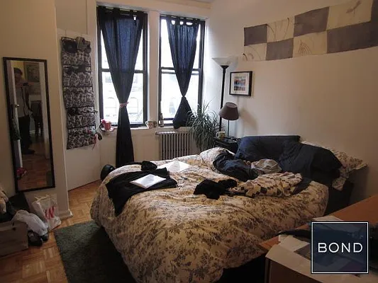 Rented by Bond New York | media 25