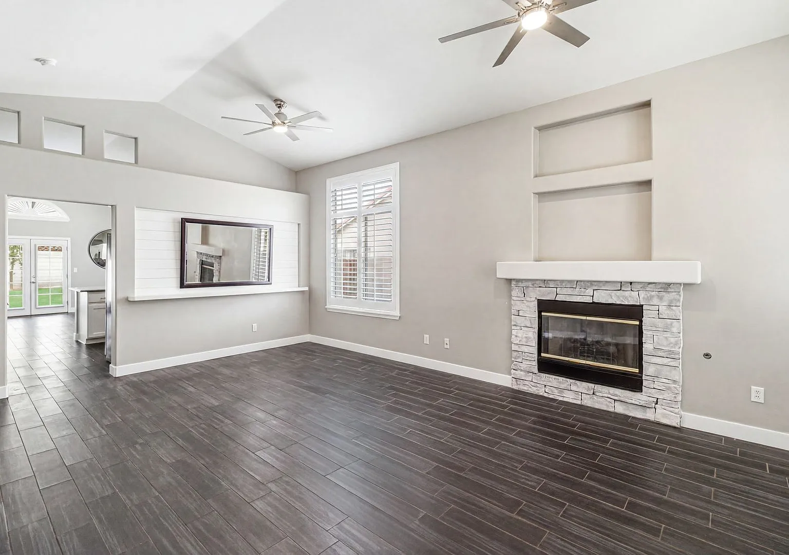 Corner Lot 3 Bed, 2 Bath Retreat with RV Parking, Solar & Backyard Fire Pit Vibes — Photo 2