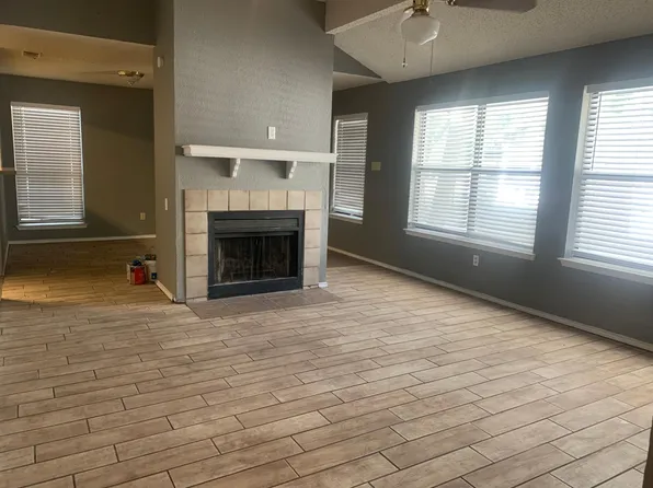 9917 Plainfield Dr, Fort Worth, TX 76108