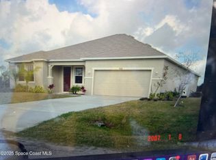 561 Lambert St SW, Palm Bay, FL 32908