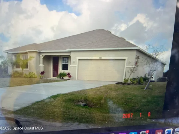 561 Lambert St SW, Palm Bay, FL 32908