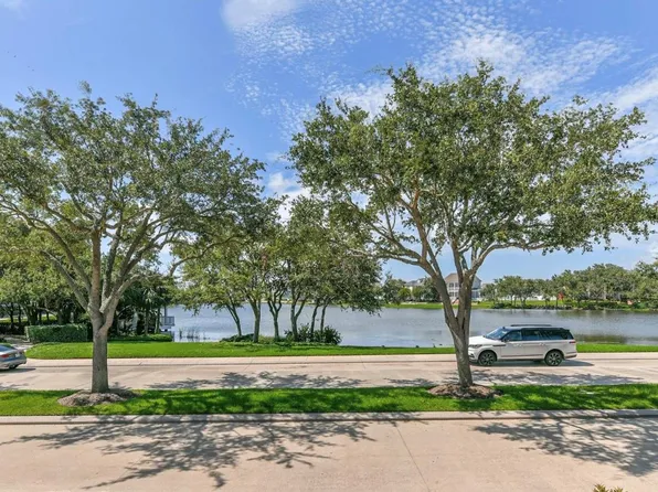 18 Evia Main, Galveston, TX 77554