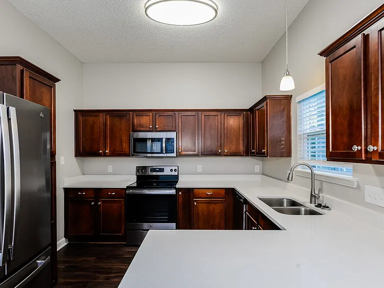 2108 Thorn Crest Dr — Photo 8