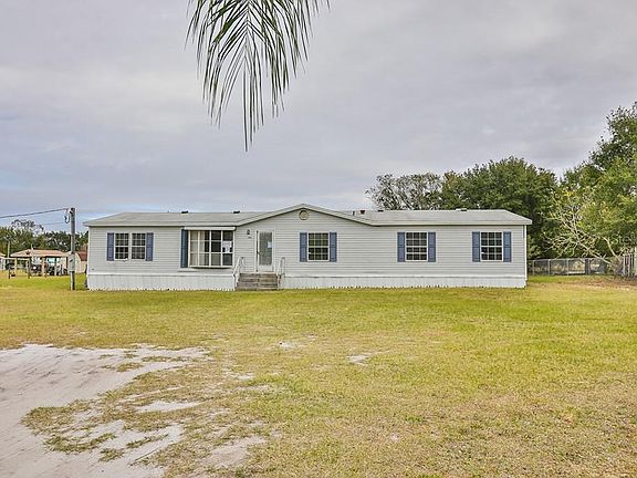 3rd image of 10910 Fresno Ln