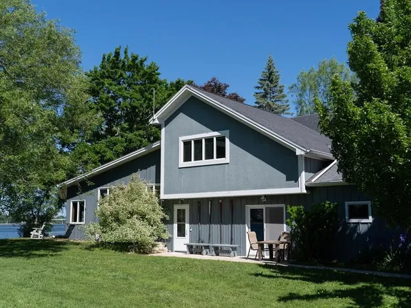 1537 Cove Rd, Sturgeon Bay, WI 54235
