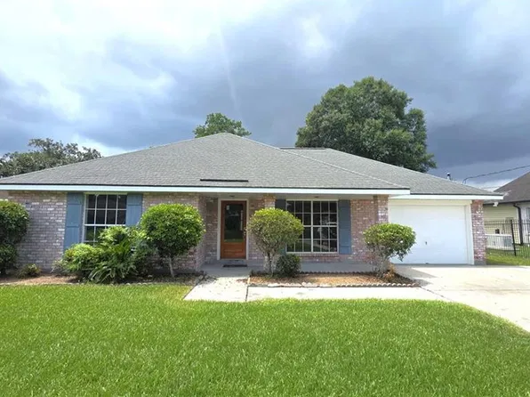 308 Schlief Dr, Belle Chasse, LA 70037
