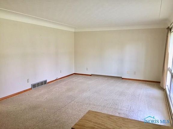 4th image of 2032 SW Elm Dr