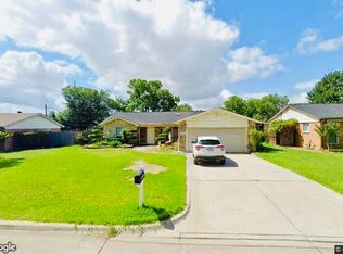 2118 Barton Dr, Arlington, TX 76010
