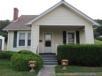 2042 Lee Ave, Bluefield, VA, 24605