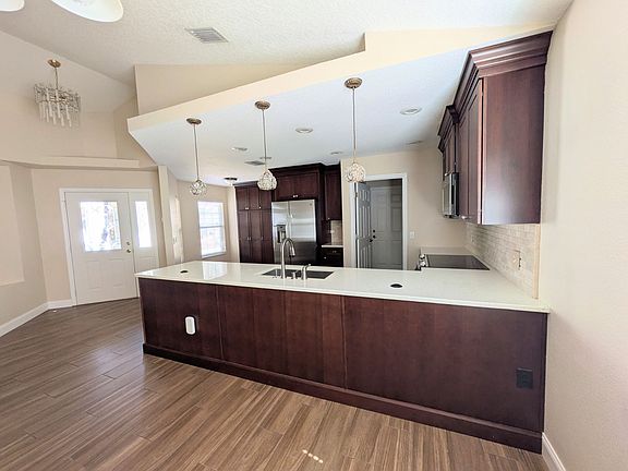 4th image of 679 Lake Clark Pl