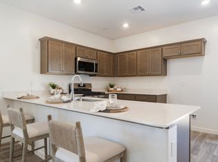 7094 W Willis Ave, Fresno, CA 93723