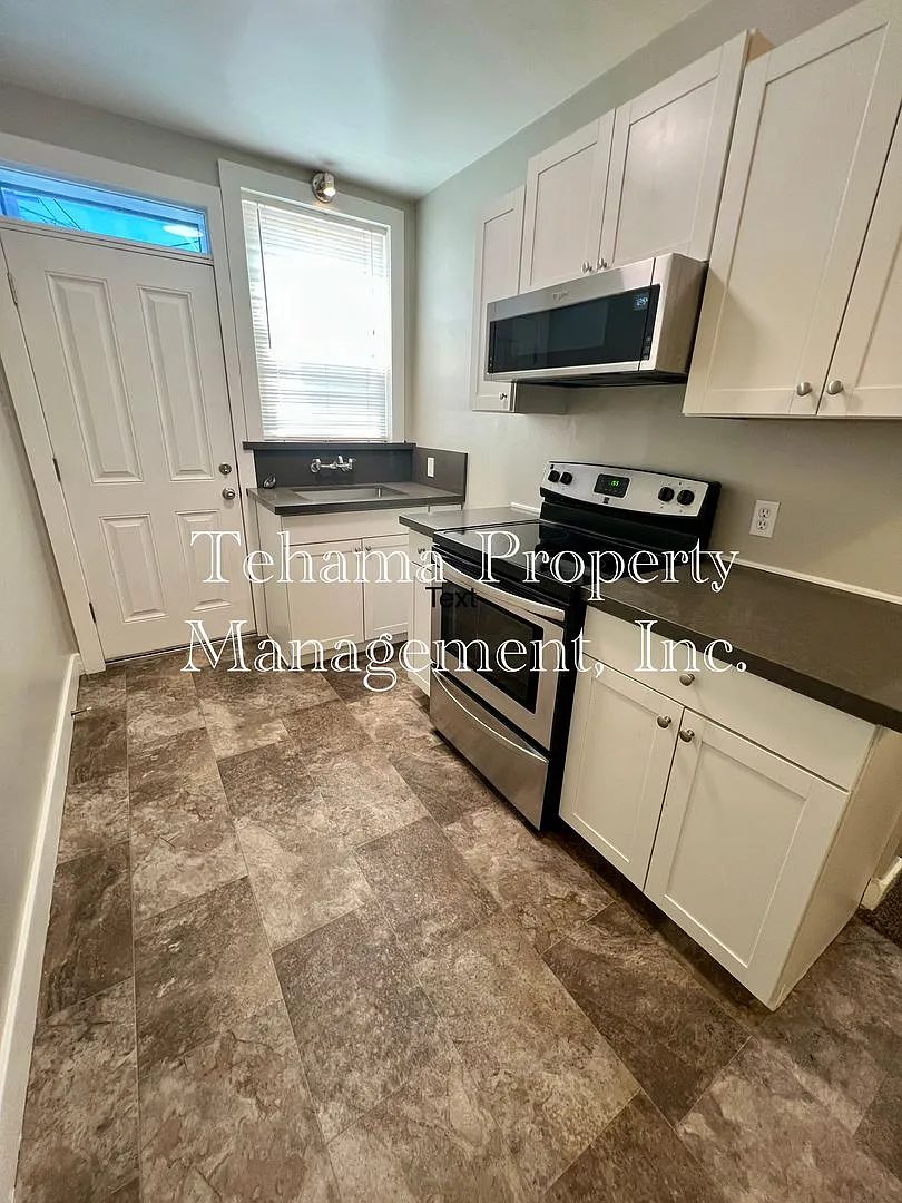 1051 Washington Street — Photo 4