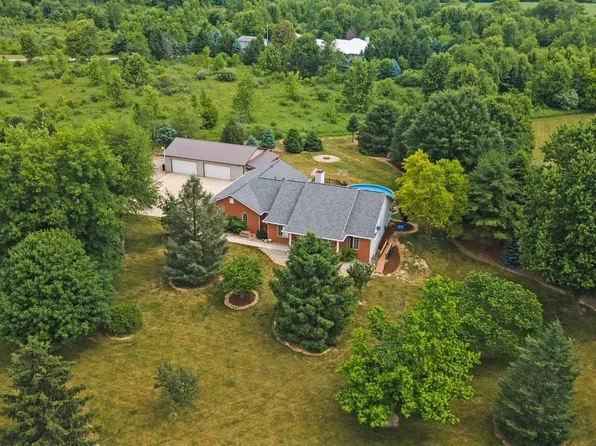 1060 N 600 E, Kendallville, IN 46755