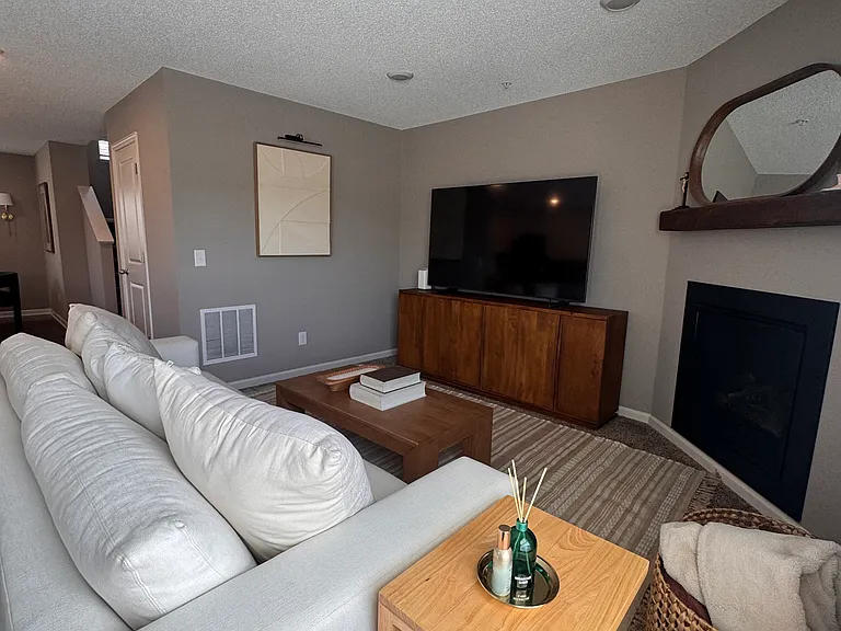 7561 Woods Edge Blvd — Photo 18