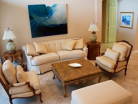 4th image of 6983 Great Falls Cir
