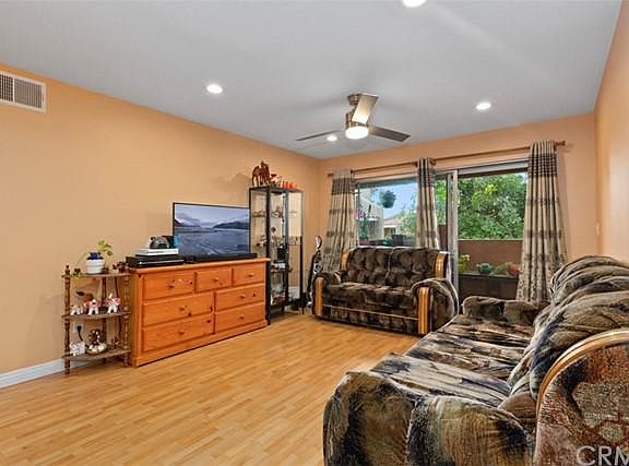 3rd image of 1101 W Macarthur Blvd Unit 274