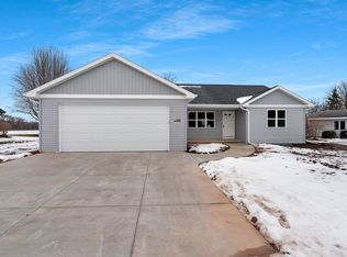 8350 Pheasant Run Trl, Larsen, WI 54947