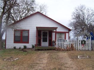 1435 Black Champ Rd, Waxahachie, TX 75167