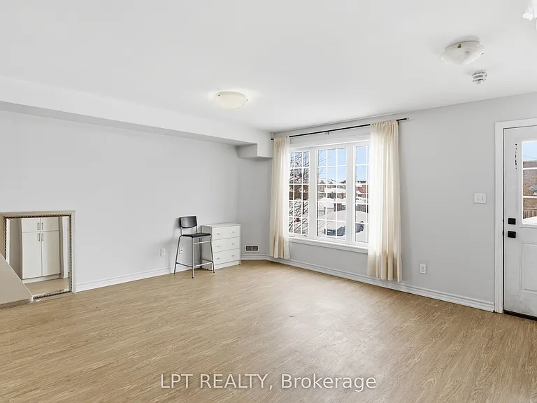 244 Penetanguishene Rd #4 — Photo 7