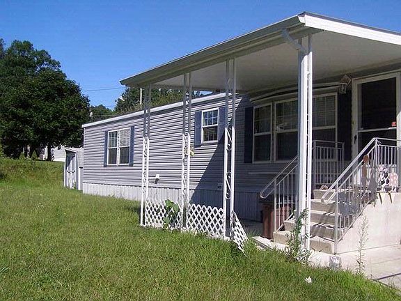 2nd image of 15 Lee Ann Ln